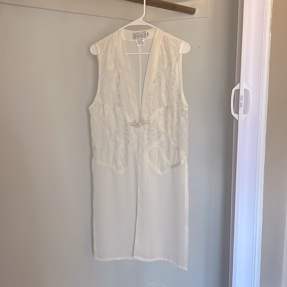 Long vest size 6 white Anne-French studio